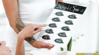 2019-09-16-4394371-kings-spa-marilyn_720