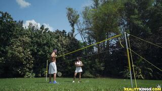 2019-07-15-4360931-badminton-boobies_720