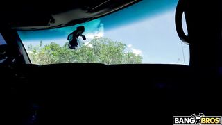 2022-07-06-8916061-she-gets-freaky-in-a-van_720