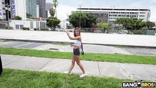 2022-09-14-8918511-she-loves-good-meat_720