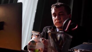 2021-02-04-4422475-hard-worker-wants-double-pleasure_720