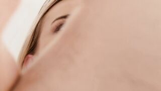 2018-12-13-2286615-analyzing-anny_720