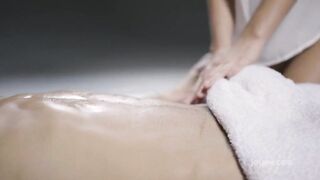 2017-12-23-173297-double-cumming-massage-540