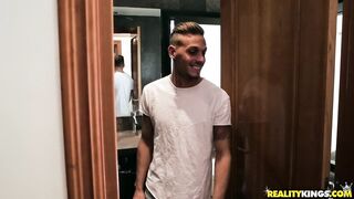 2018-04-11-2025144-fucking-the-squatter_720