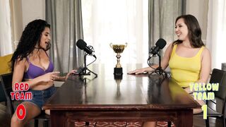 2018-11-11-3675821-you-laugh-you-lose-your-clothes_720