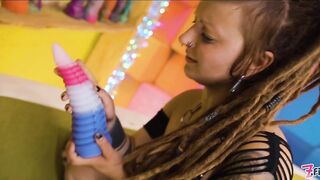 2023-10-05-z-filmz-toy-wall-ep1-dreadhead-girl-solo-toy-masturbation_stream