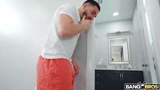 2022-07-02-8937751-she-fucked-the-pool-guy_720