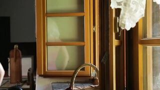 2017-12-14-142368-my-oh-my-pie-in-windowsill-720