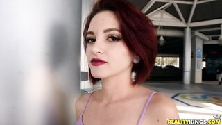 2018-05-24-2286625-milf-railed-at-the-station_720