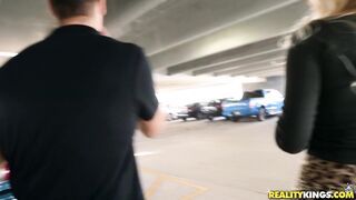 2018-05-24-2286625-milf-railed-at-the-station_720