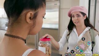 2019-08-21-4392378-anal-badge_720