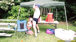 2017-10-28-22007-bleacher-booty_720