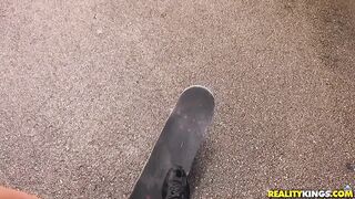 2018-02-25-1968132-sucked-by-a-skater-slut_720