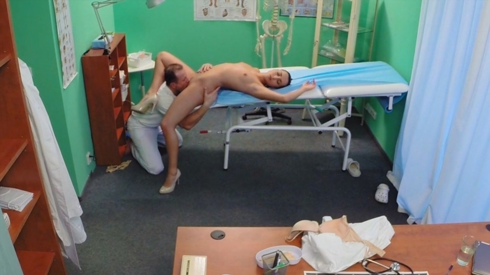 Nurse Gets More Then A Massage From The Doctor