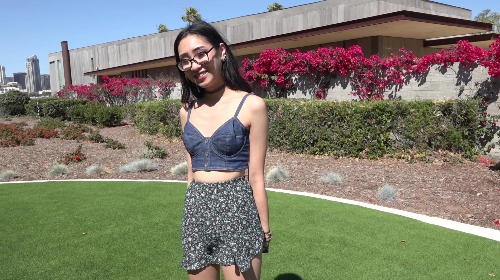 Eva Yi exposes her tight asian pussy 