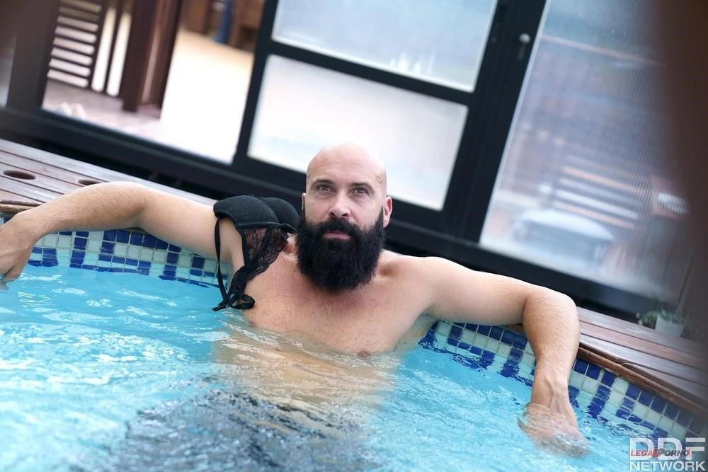 Sneaky Blowjob Action