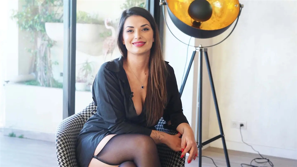 Angelika 32 years old medical secretary!