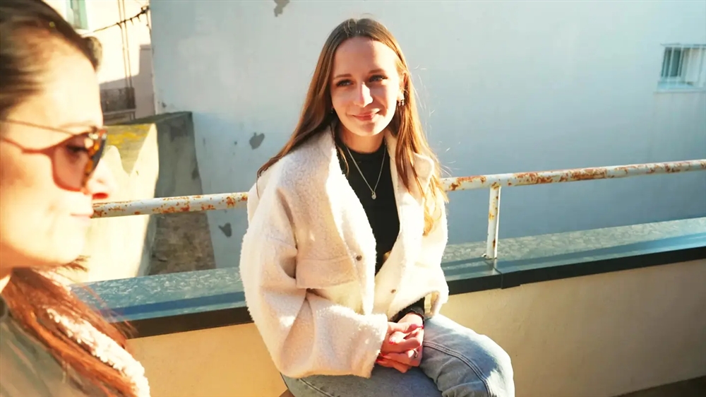 Emma 21 years old from Paris!