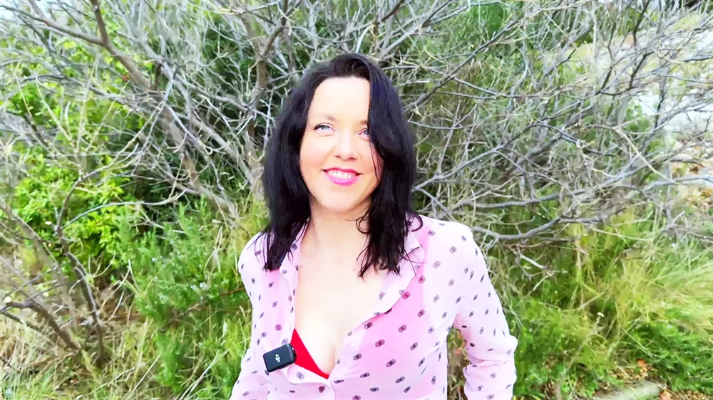 Lily Rose 35 years old executive secretary in Cannes!