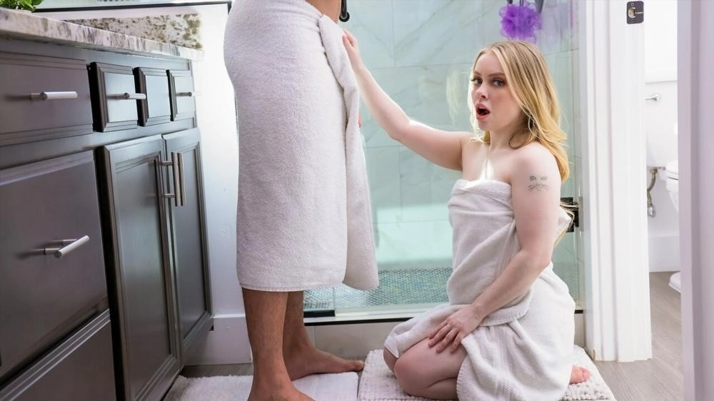 Stepsisters New Dick Muzzle - S39E1